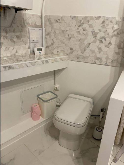 Guest Room Nearby Champs Elysees Paris Exterior photo