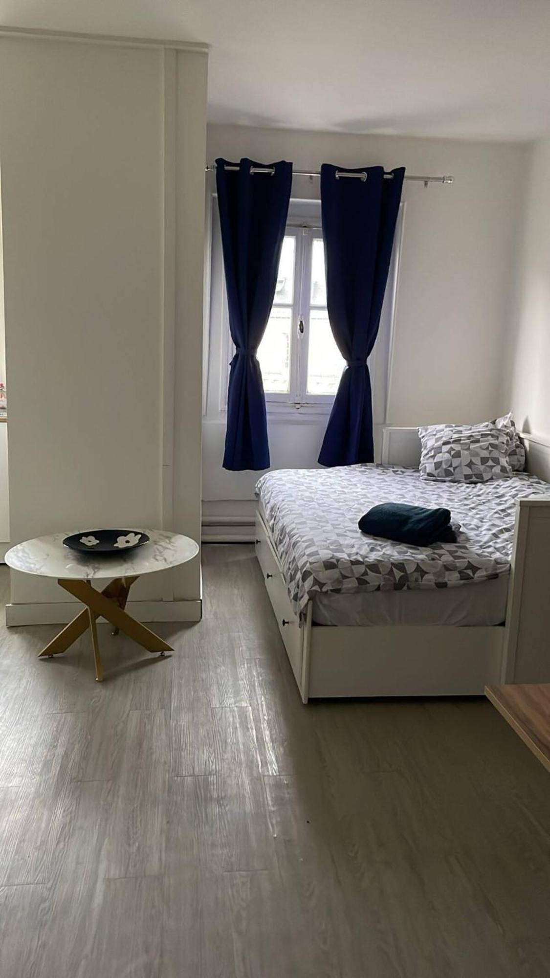 Guest Room Nearby Champs Elysees Paris Exterior photo