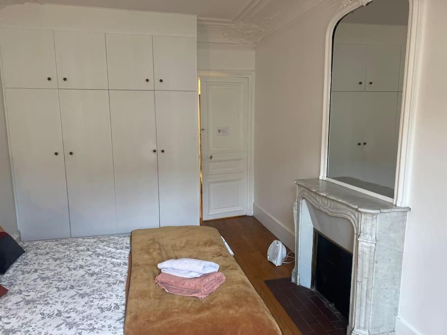 Guest Room Nearby Champs Elysees Paris Exterior photo